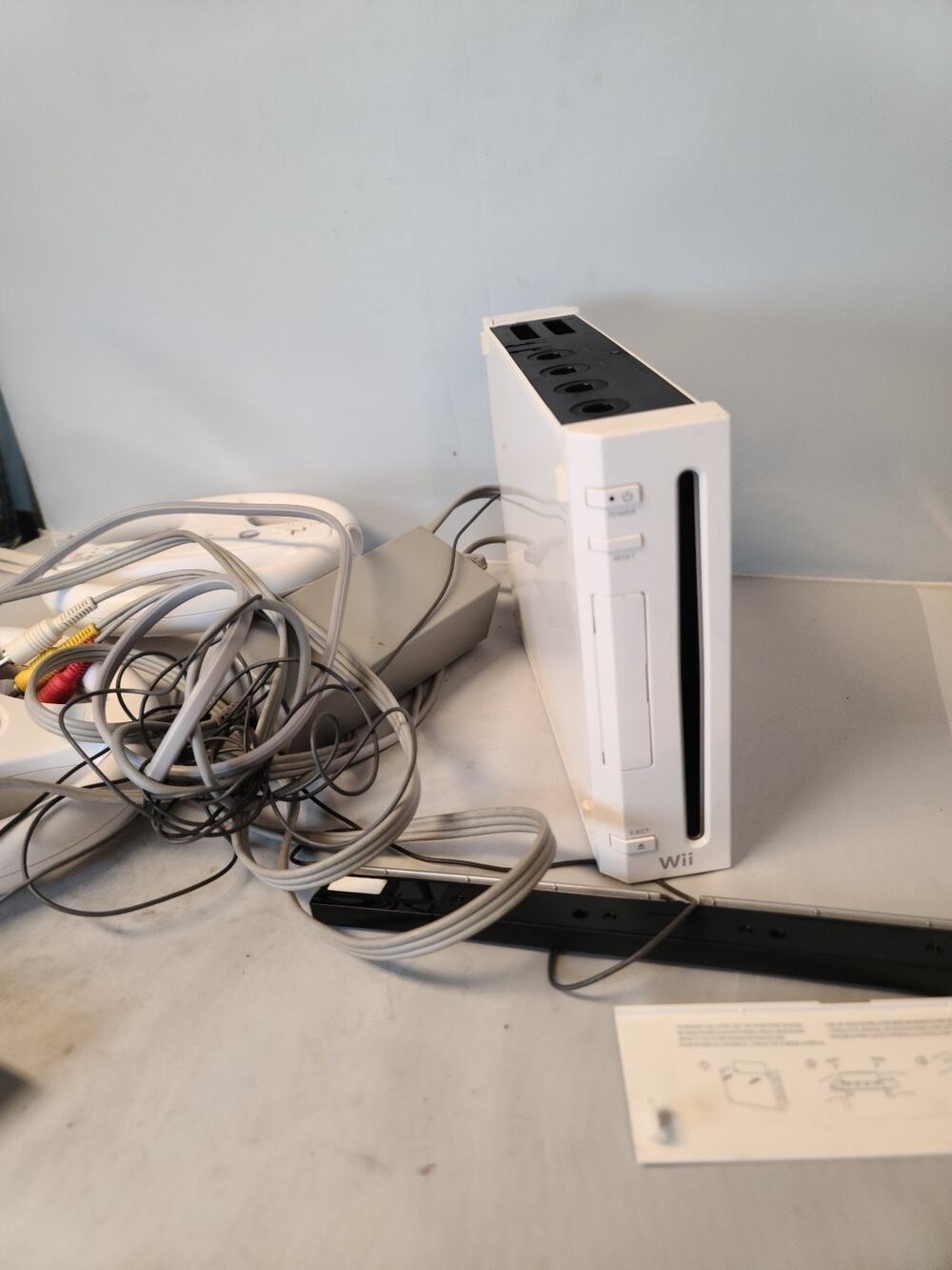 Nintendo Wii Video Game Console RVL-001 Black Complete Tested